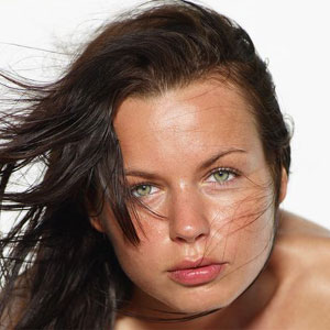 Green eyes brunette babe from Hegre-Art